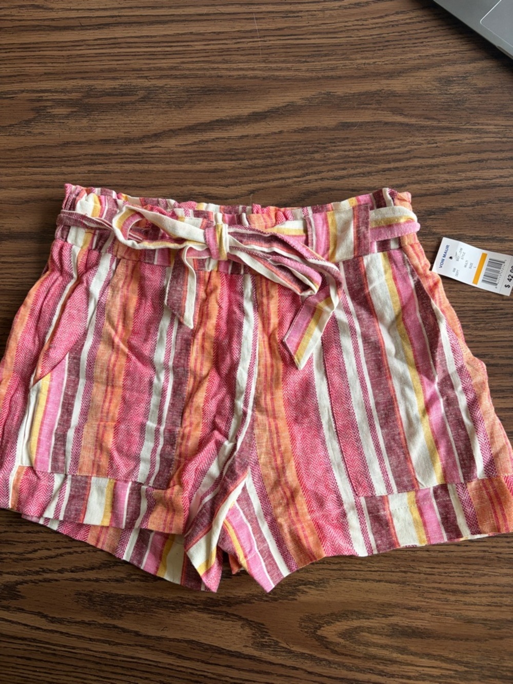 Ban jara linen /rayon blend striped belted shorts, sz L, high rise